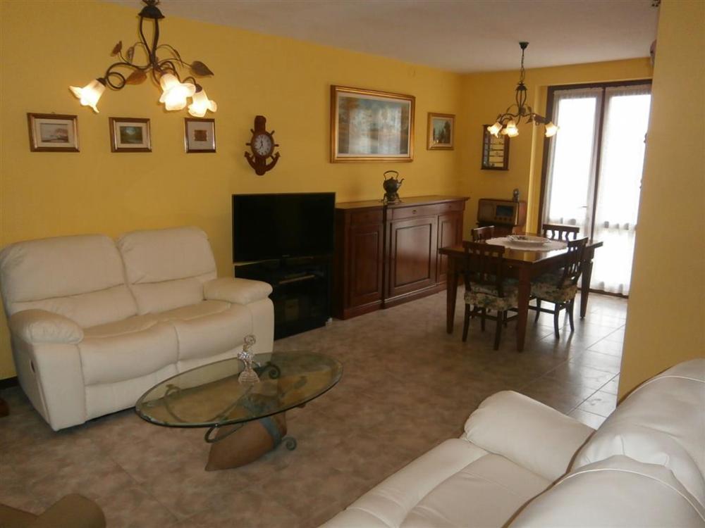 casa indipendente in vendita a Mortara