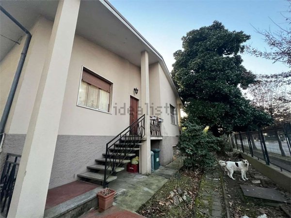 casa indipendente in vendita a Mortara