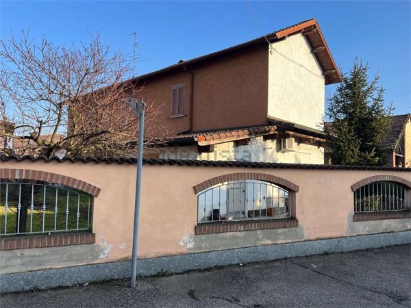 casa indipendente in vendita a Mortara