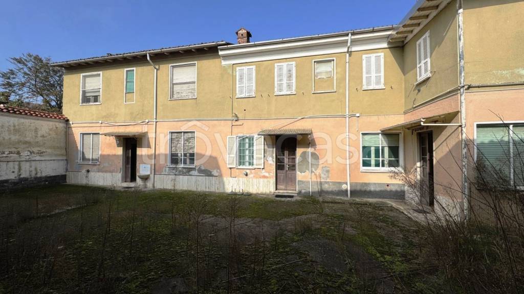 casa indipendente in vendita a Mortara