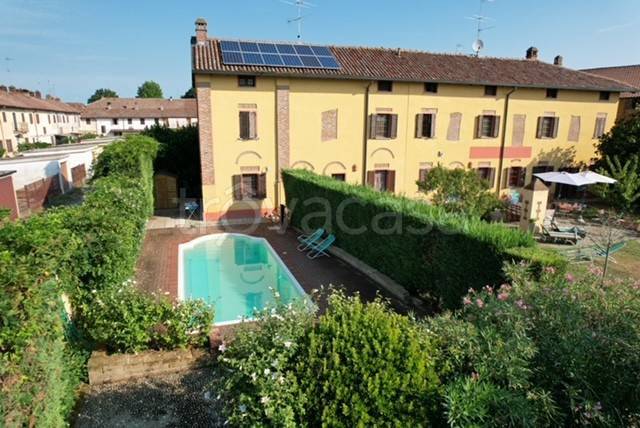 casa indipendente in vendita a Mortara