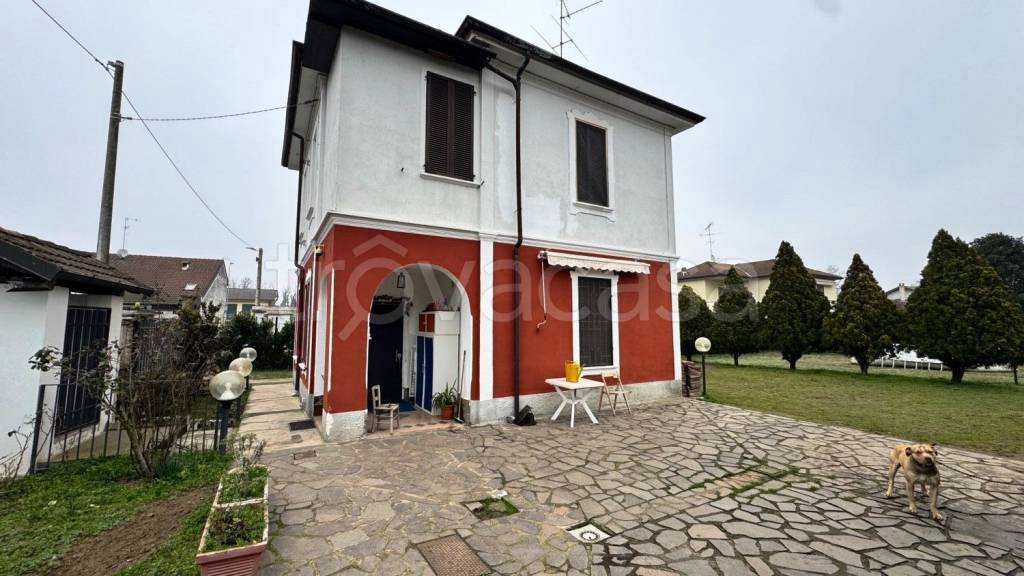 casa indipendente in vendita a Mortara