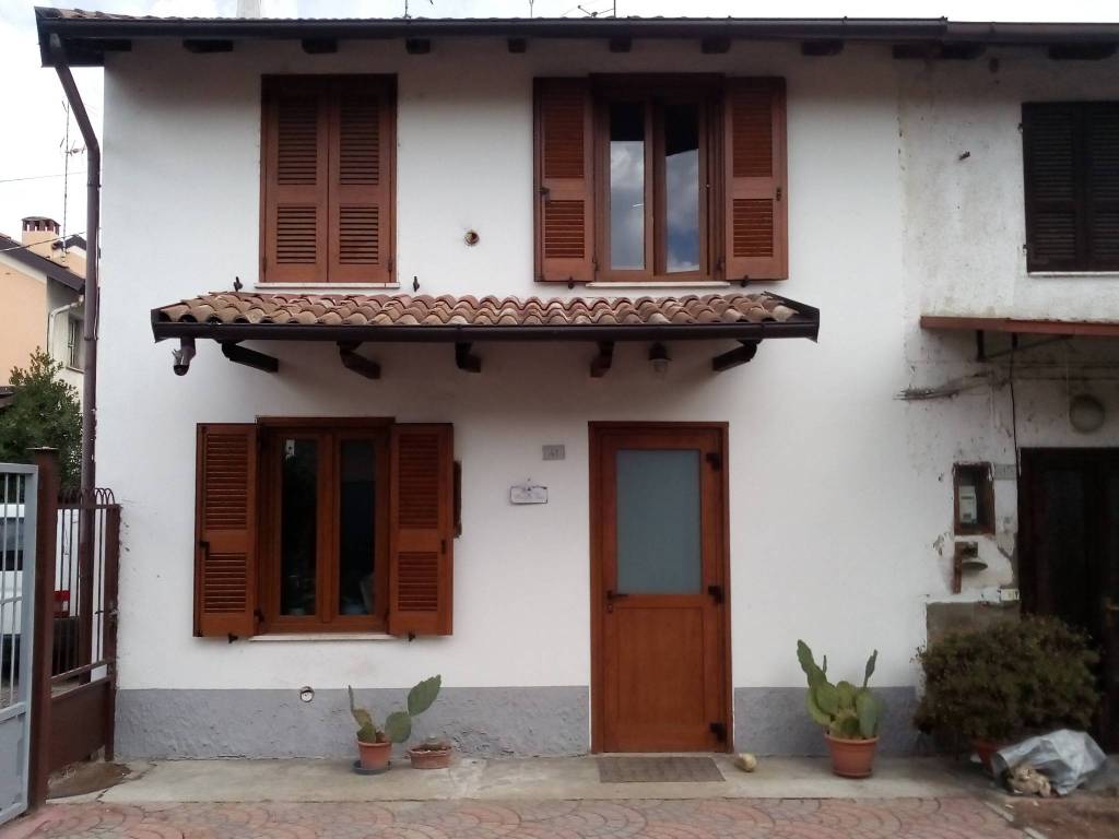 casa indipendente in vendita a Mortara