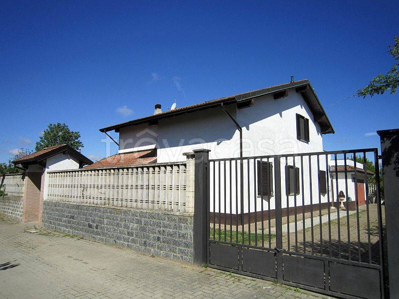 casa indipendente in vendita a Mortara