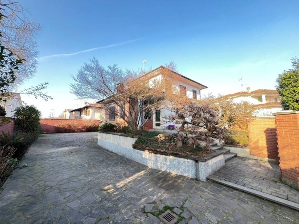 casa indipendente in vendita a Mortara