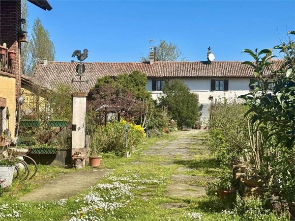 casa indipendente in vendita a Mortara