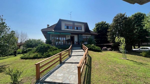 casa indipendente in vendita a Mortara