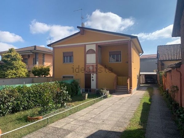 casa indipendente in vendita a Mortara