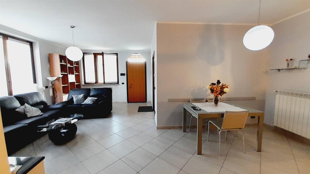 casa indipendente in vendita a Mortara