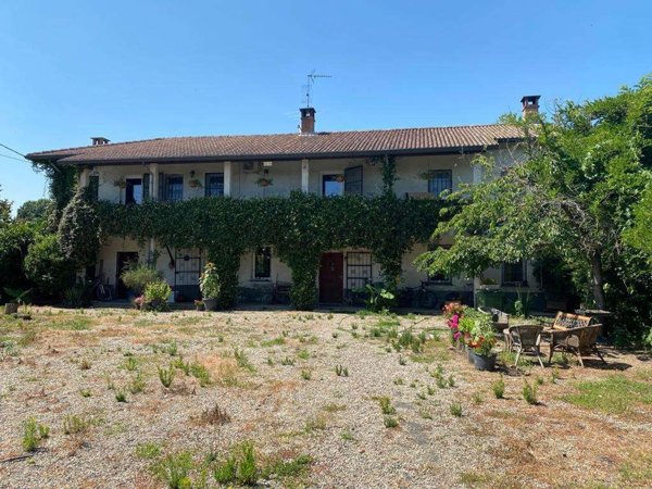 casa indipendente in vendita a Mortara
