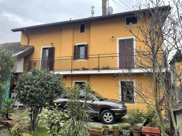 casa indipendente in vendita a Mortara