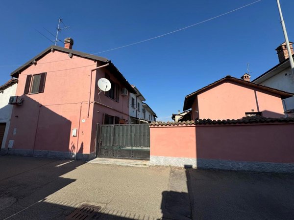 casa indipendente in vendita a Mortara