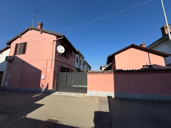 casa indipendente in vendita a Mortara