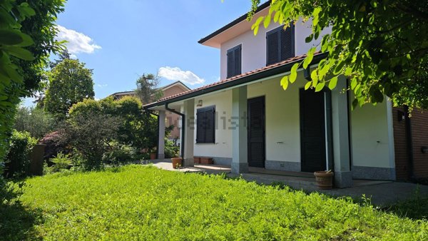 casa indipendente in vendita a Mortara