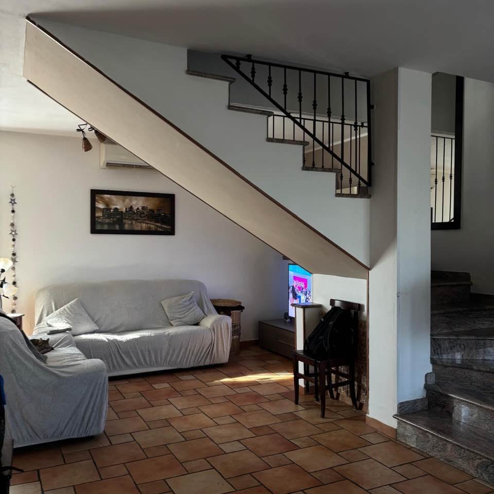 casa indipendente in vendita a Mortara