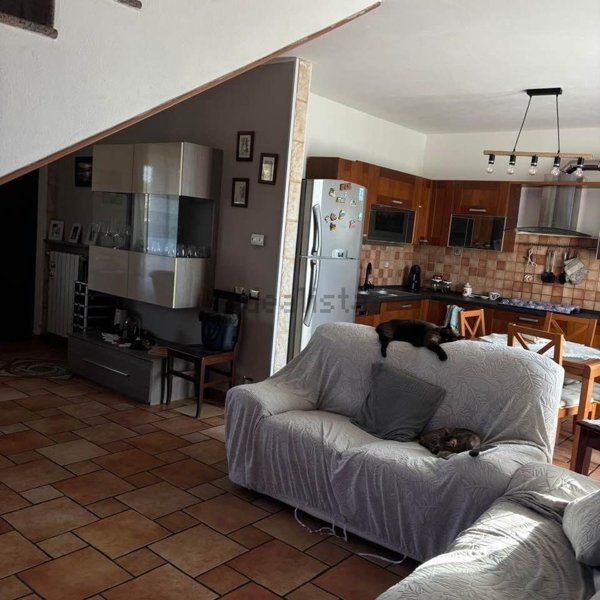 casa indipendente in vendita a Mortara