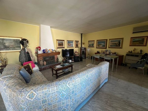 casa indipendente in vendita a Mortara