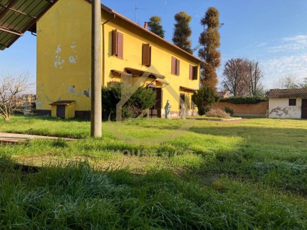 casa indipendente in vendita a Mortara