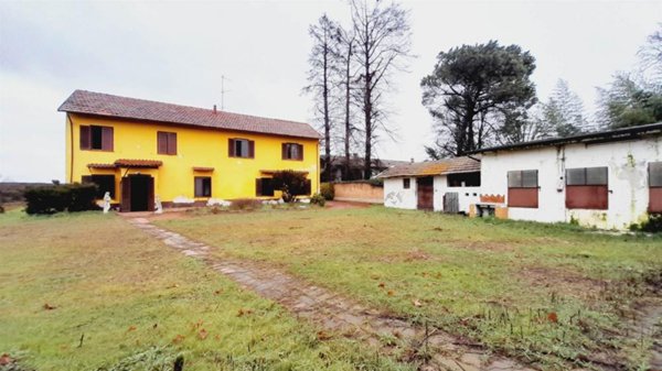 casa indipendente in vendita a Mortara
