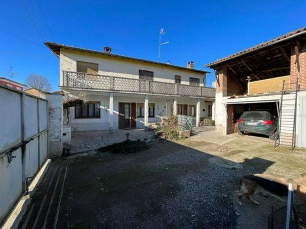 casa indipendente in vendita a Mortara
