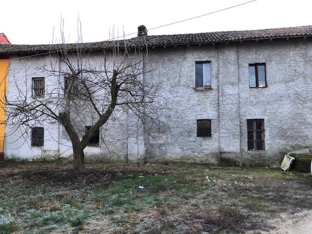 casa indipendente in vendita a Mortara