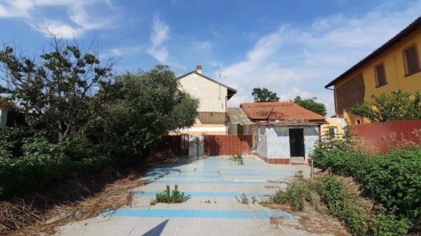 casa indipendente in vendita a Mortara