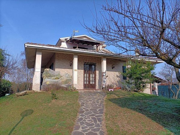 casa indipendente in vendita a Mortara