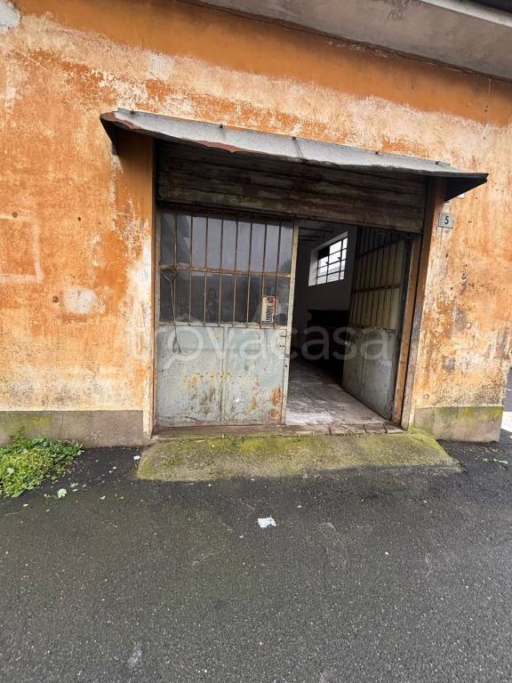locale commerciale in vendita a Mortara