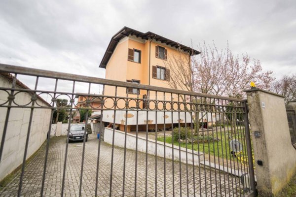 casa indipendente in vendita a Mortara