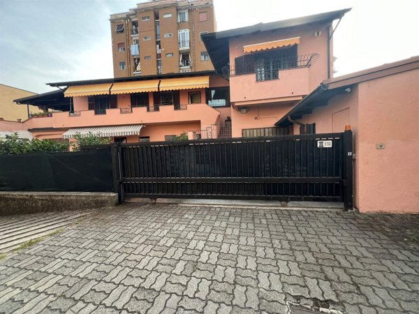casa indipendente in vendita a Mortara