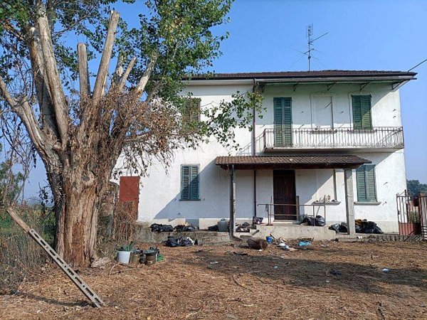 casa indipendente in vendita a Mortara