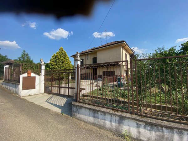 casa indipendente in vendita a Mortara
