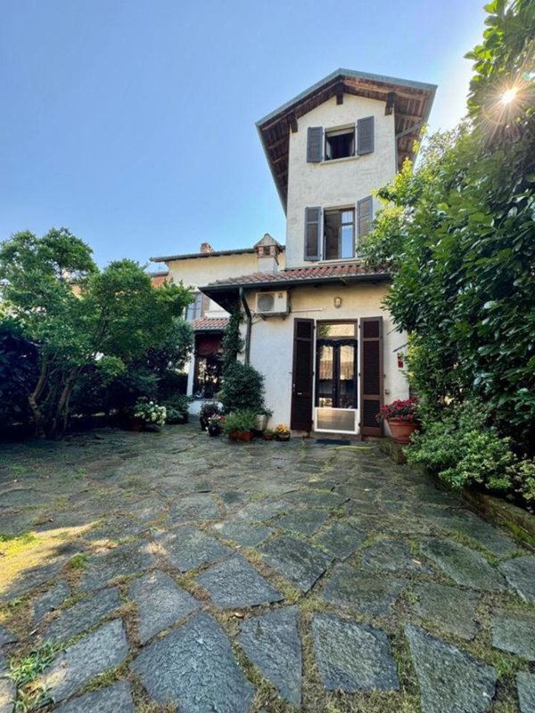 casa indipendente in vendita a Mortara