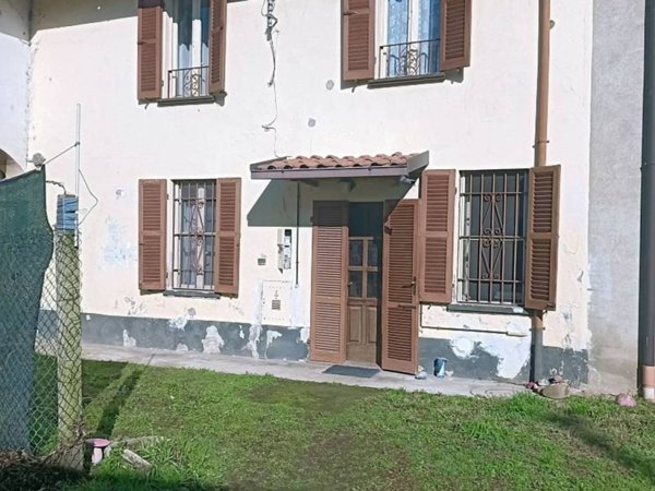 casa indipendente in vendita a Mortara