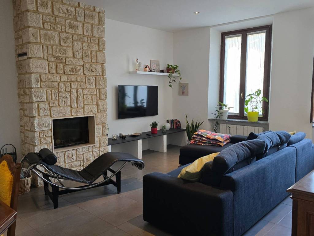casa indipendente in vendita a Mortara