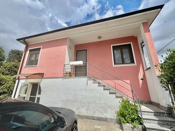 casa indipendente in vendita a Mortara