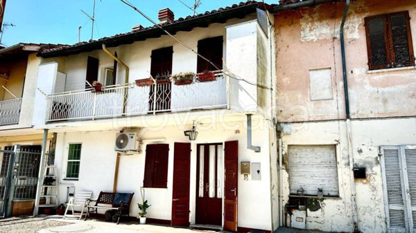 casa indipendente in vendita a Mortara