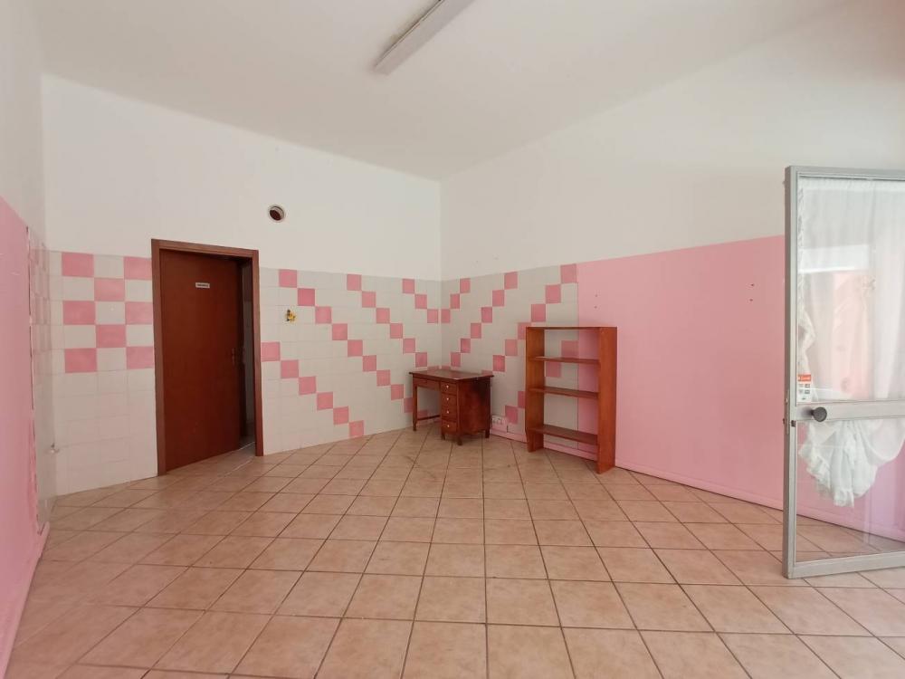 negozio in vendita a Mortara