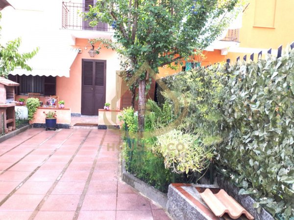 casa indipendente in vendita a Mortara