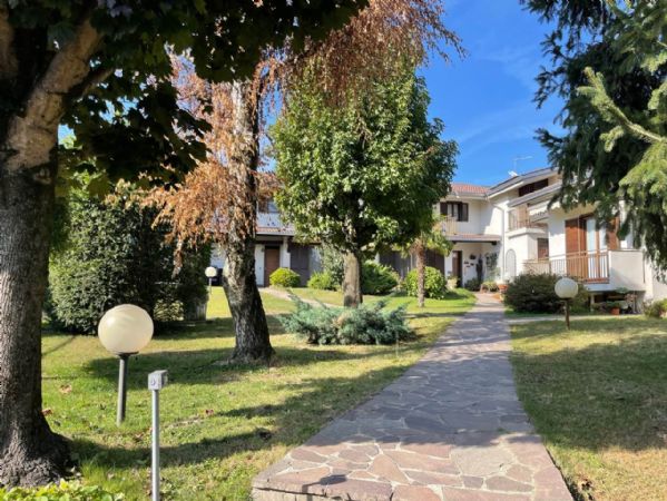 casa indipendente in vendita a Mortara