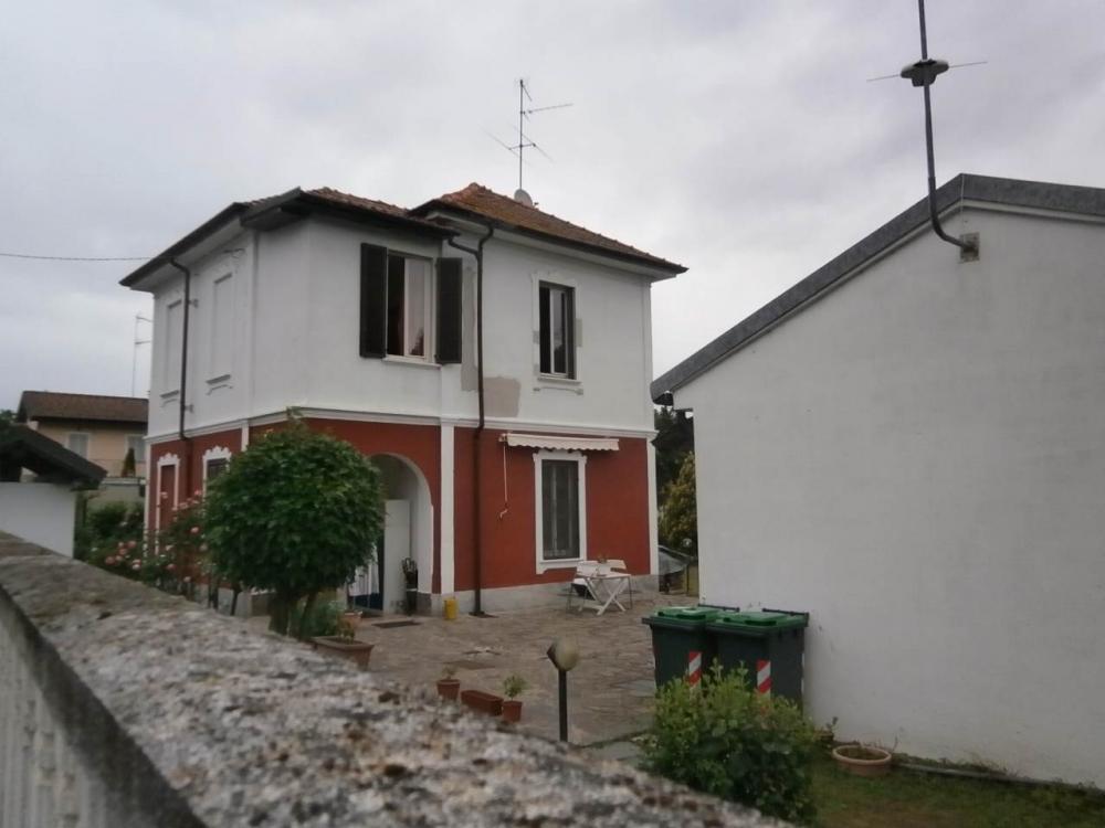 casa indipendente in vendita a Mortara