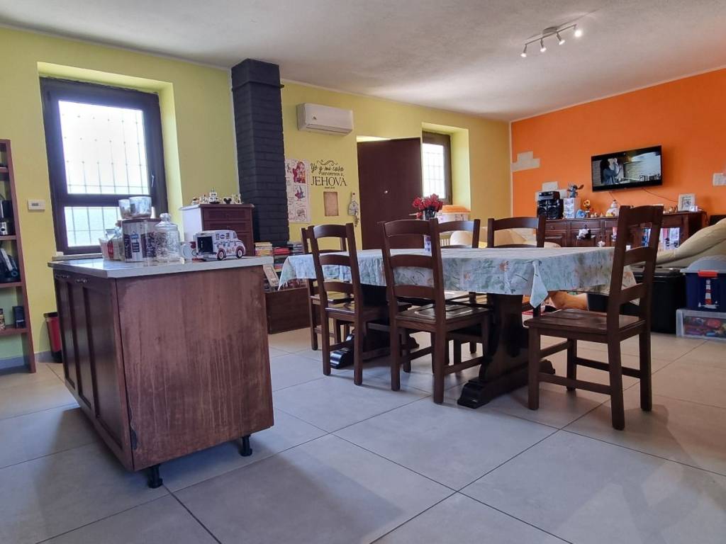 casa indipendente in vendita a Mortara