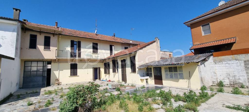casa indipendente in vendita a Mortara