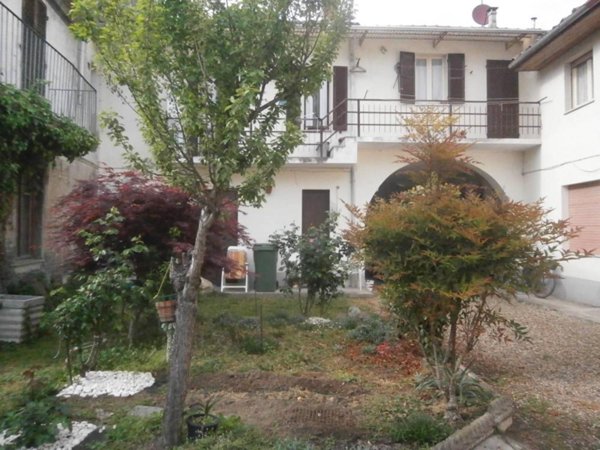 casa indipendente in vendita a Mortara