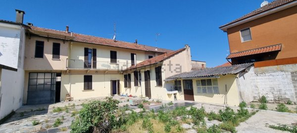 casa indipendente in vendita a Mortara