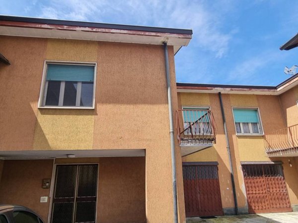 casa indipendente in vendita a Mortara
