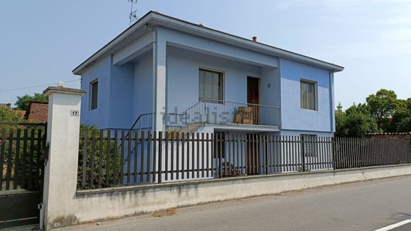 casa indipendente in vendita a Mortara