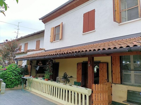 casa indipendente in vendita a Mortara