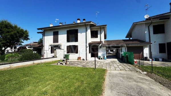casa indipendente in vendita a Mortara