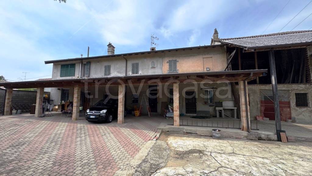 casa indipendente in vendita a Mortara